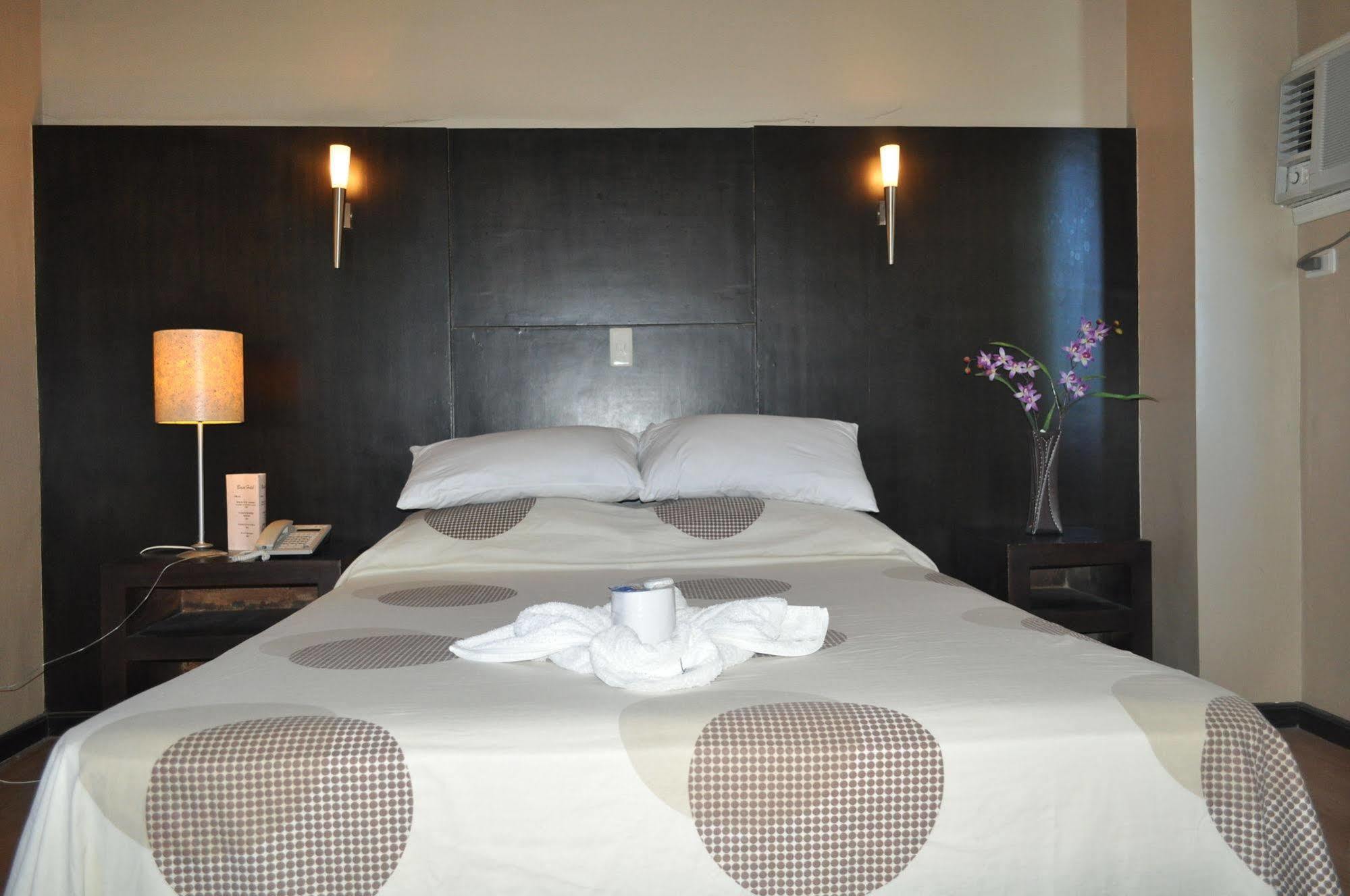 Basa Hotel Калибо Екстериор снимка