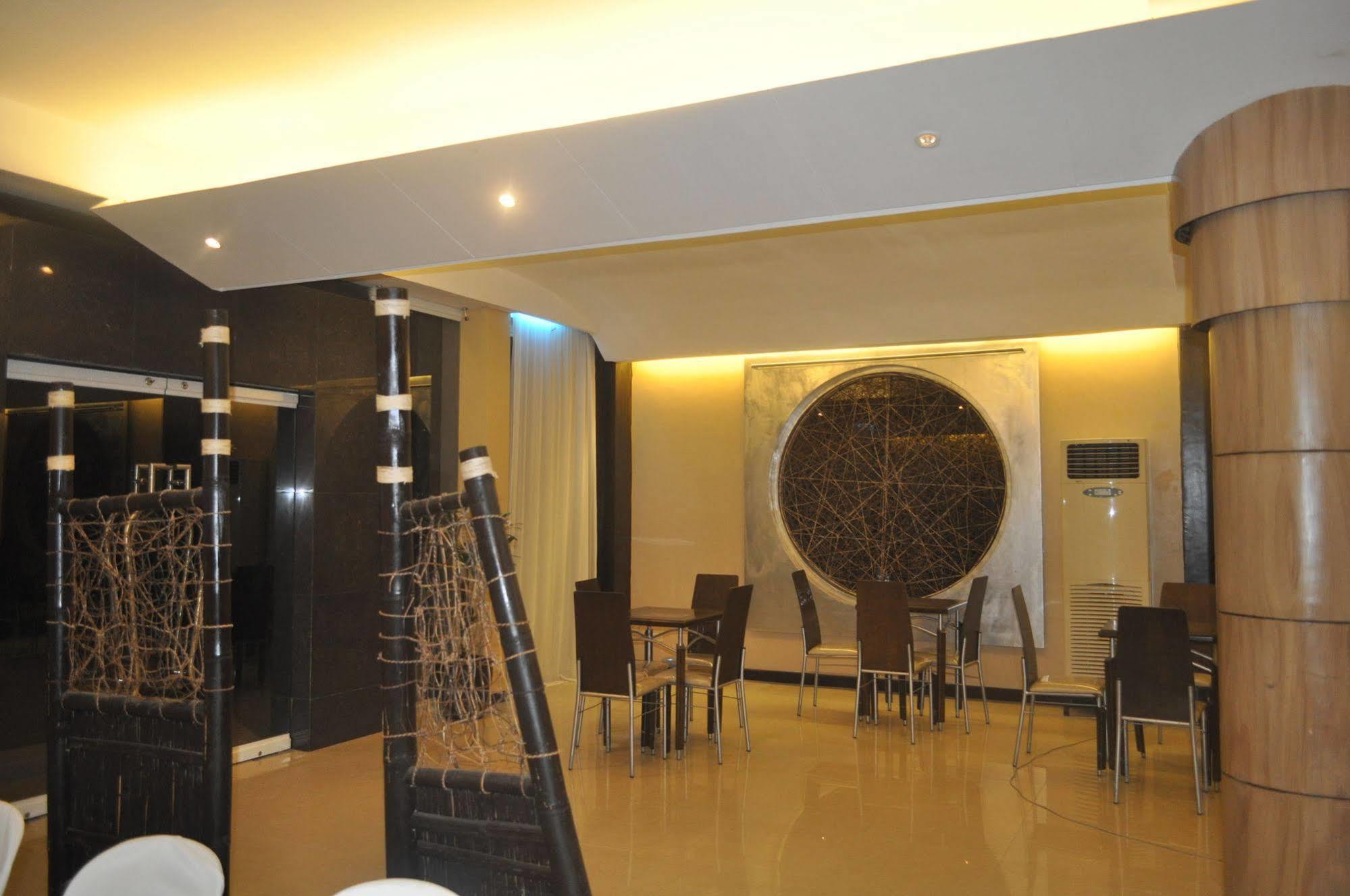Basa Hotel Калибо Екстериор снимка